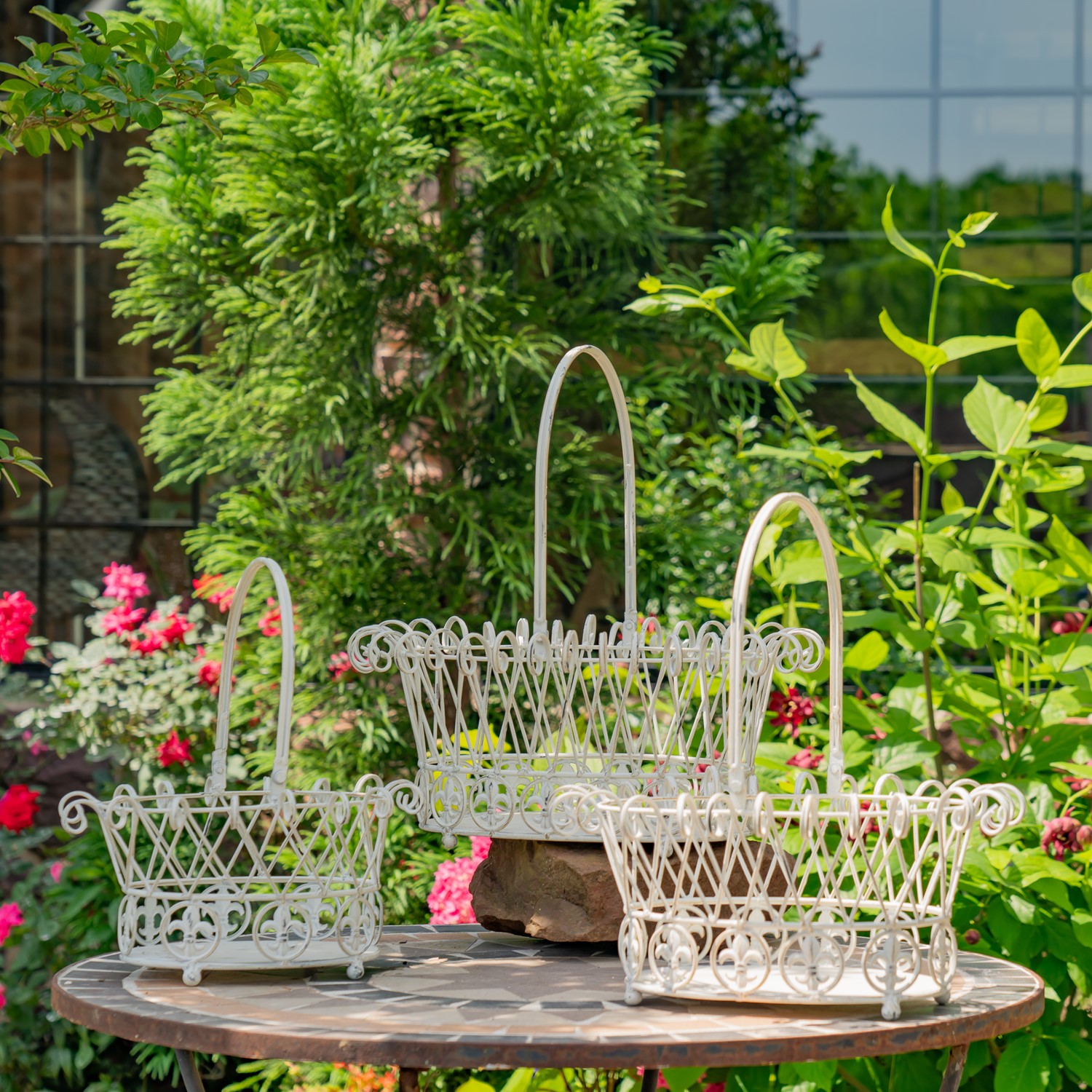 Zaer Ltd. International Set of 3 Decorative Metal Wire Garden Baskets in Antique White "Stephania" ZR220402-AW