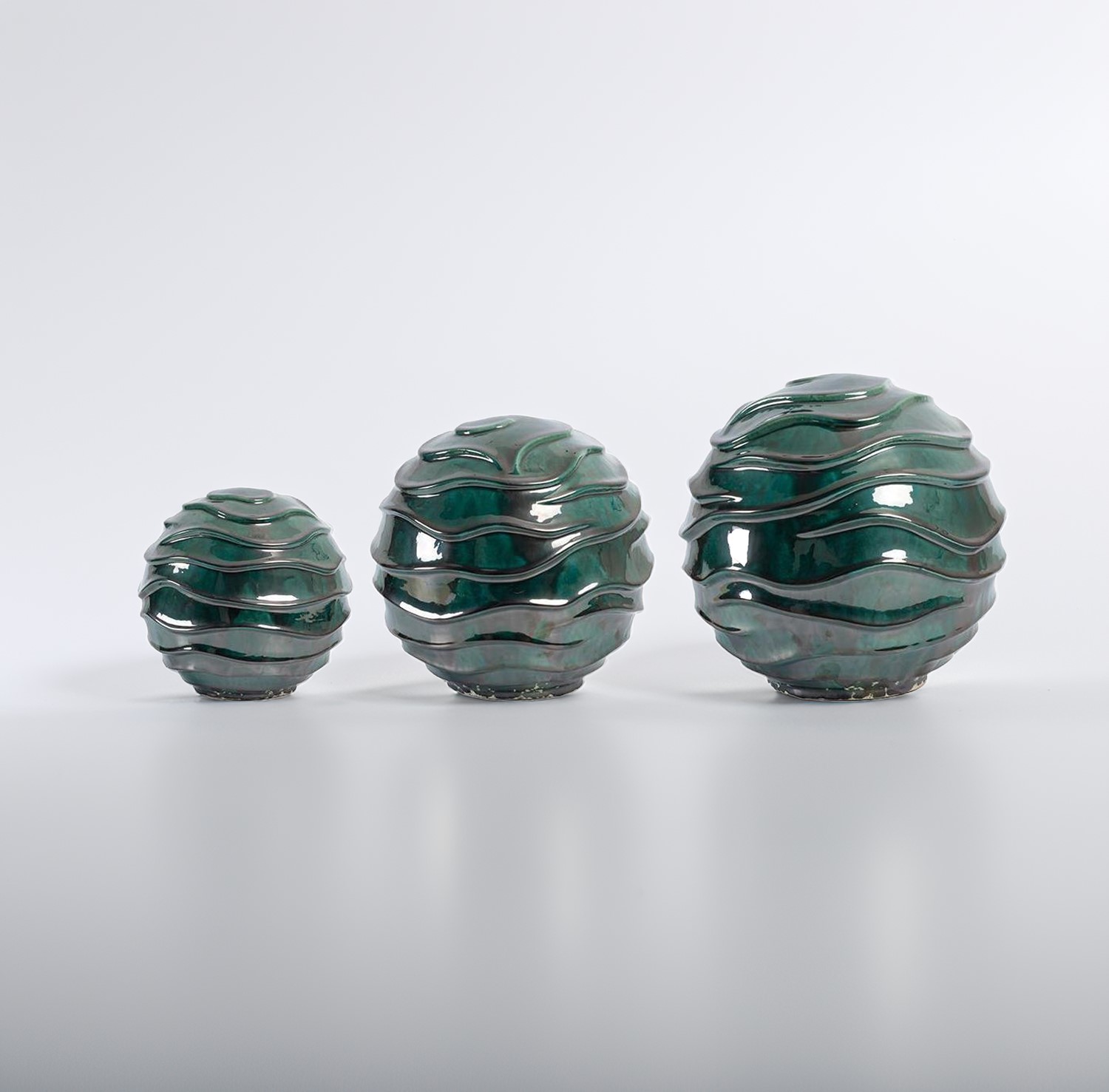 Zaer Ltd International Pre-Order: Set of 3 Assorted Ceramic Globe Tabletop Accents "Edinburgh" ZR083905-SET