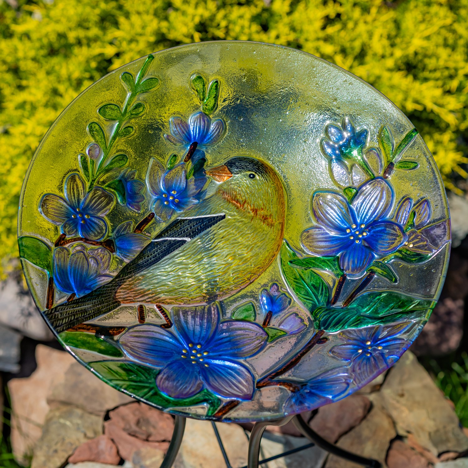 Zaer Ltd International 18" Glass Bowl Goldfinch Birdbath with Metal Stand "New Jersey" ZR180908