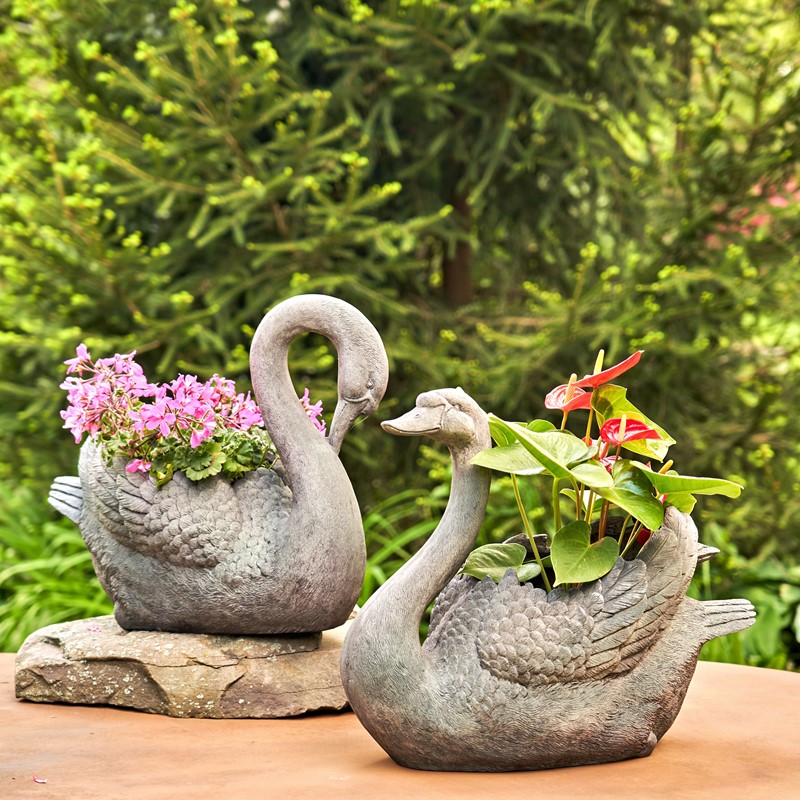 Zaer Ltd International Set of 2 Magnesium Swan Planters "Derek & Odette" ZR145470