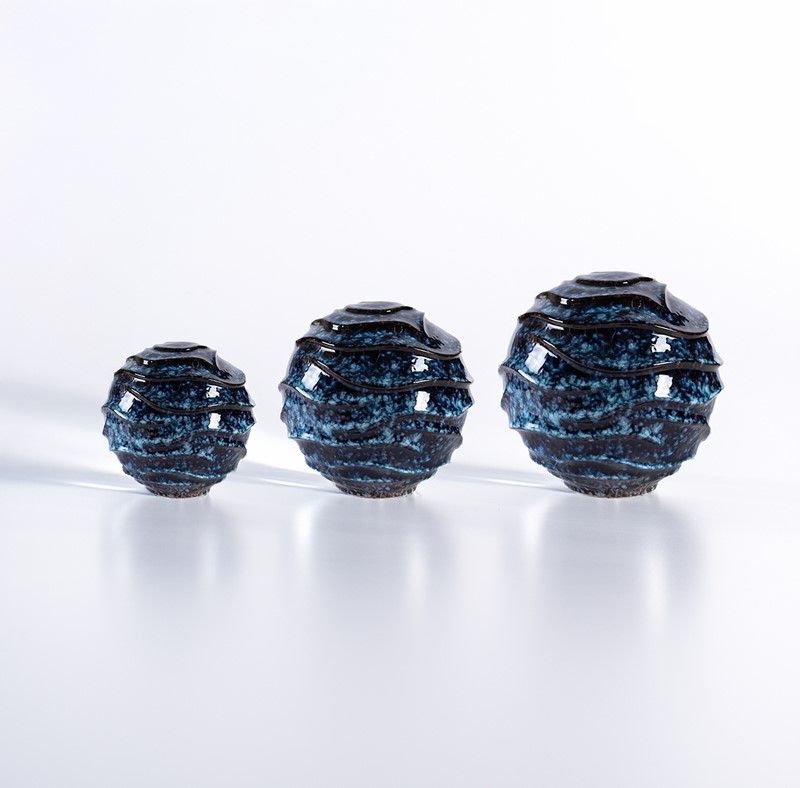 Zaer Ltd International Pre-Order: Set of 3 Assorted Ceramic Globe Tabletop Accents "Munich" ZR083906-SET