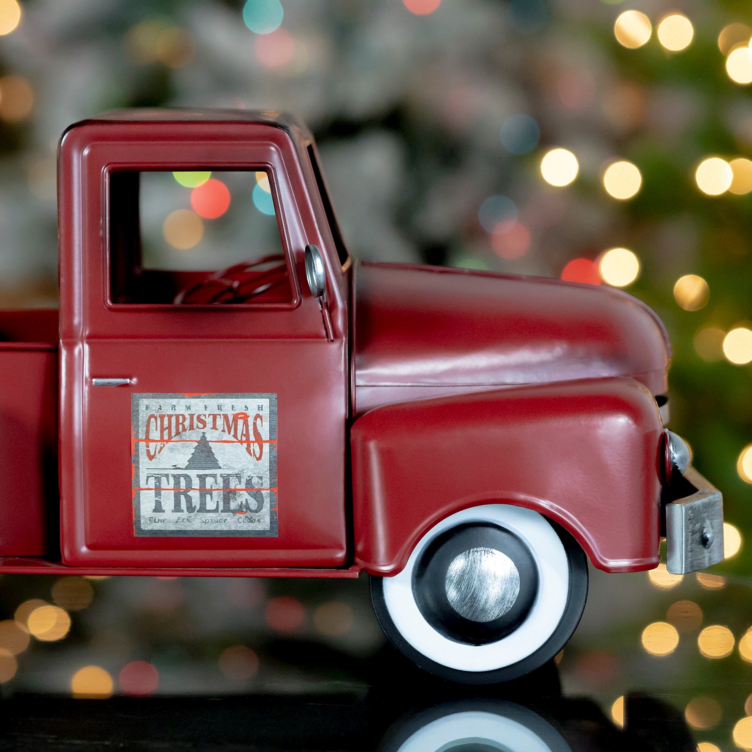 Iron Christmas Old Style Truck with Tree in Antique Red