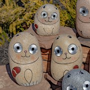 Zaer Ltd International Set of 3 Solar "Rock" Cats with Light Up Eyes in Three Assorted Colors VA100003-SET View 2