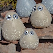 Zaer Ltd International Set of 3 Solar "Rock" Birds with Floral Etching in 3 Assorted Colors VA100004-SET View 3