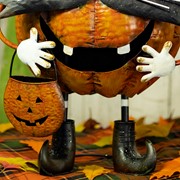 Zaer Ltd International Pre-Order: "Binx" 26" Tall Iron Pumpkin Masquerade Cat Halloween Figurine ZR195975 View 4