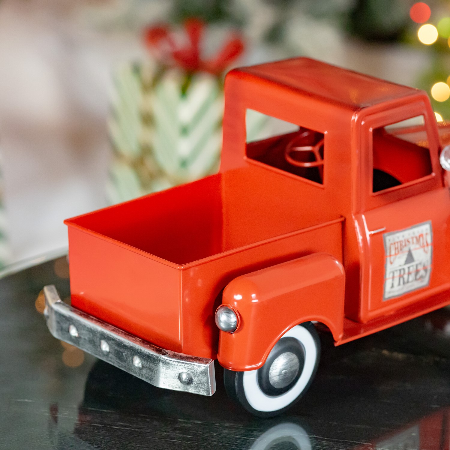 パーツ red tree Red, White and Green Iron Pickup Truck with Christmas Tree
