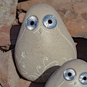 Zaer Ltd International Set of 3 Solar "Rock" Birds with Floral Etching in 3 Assorted Colors VA100004-SET View 5