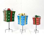 Zaer Ltd. International Set of 3 Assorted Christmas Gift Boxes with Twinkle Stars Garden Stakes ZR210606-SET View 7
