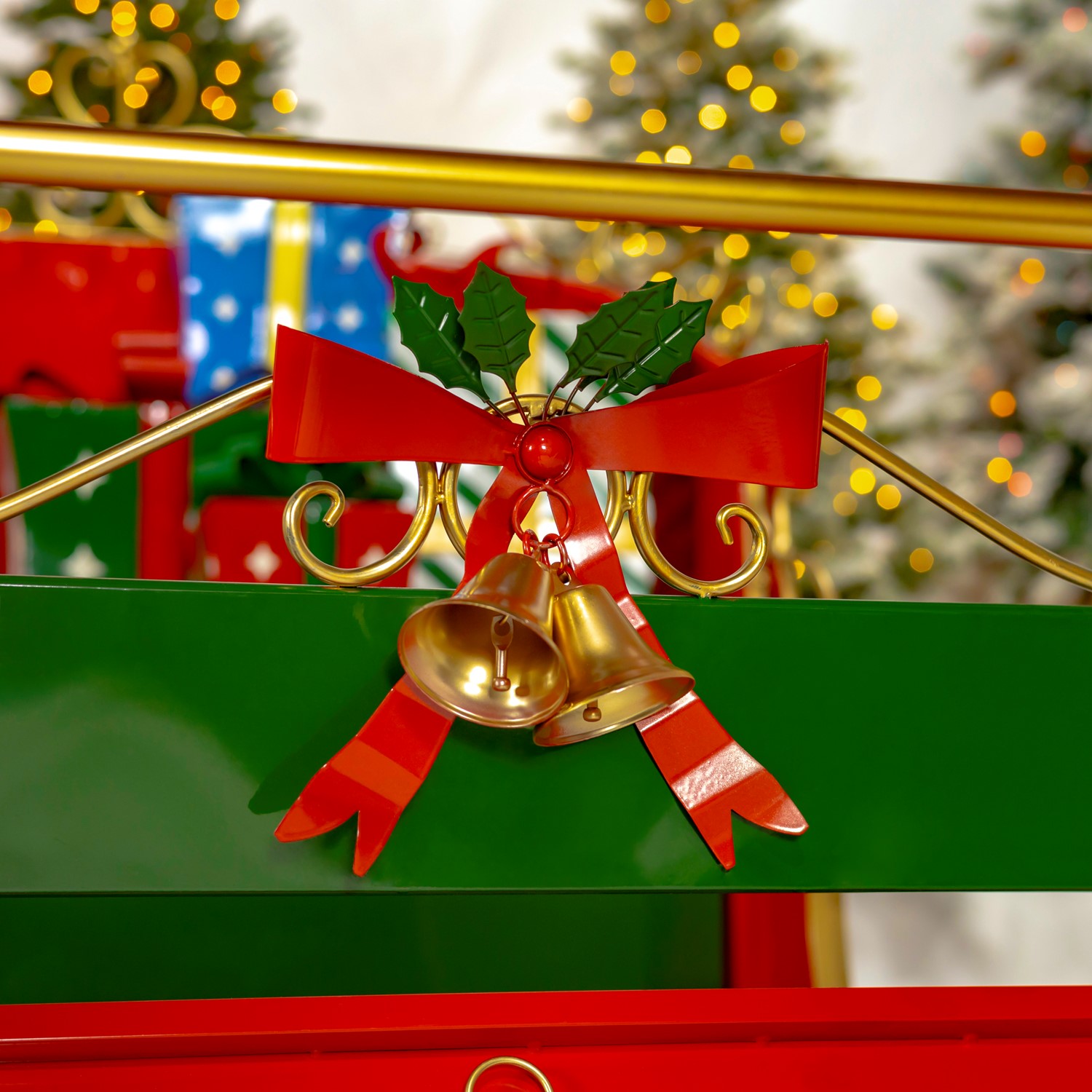 5.5ft. Tall Elegant Metal Christmas Sleigh 
